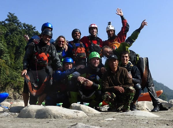 equipo kayak en nepal thuli beri